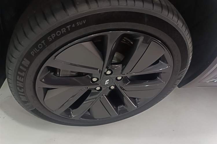 Used Li Auto L9 2024 Ultra Model Left Front Wheel Hub