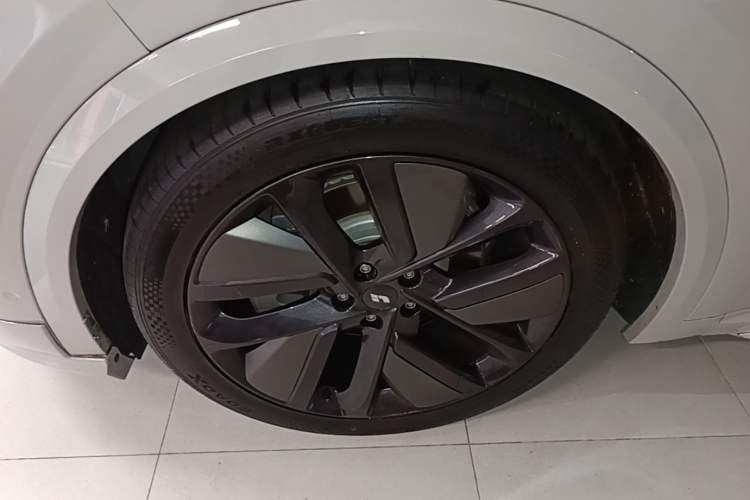 Used Li Auto L9 2024 Ultra Model Left Front Wheel Hub