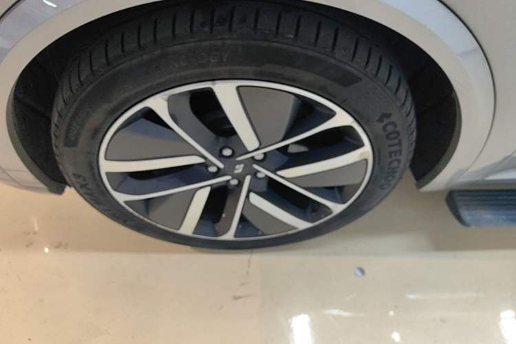 Used Li Auto L9 2024 Ultra Model Left Front Wheel Hub