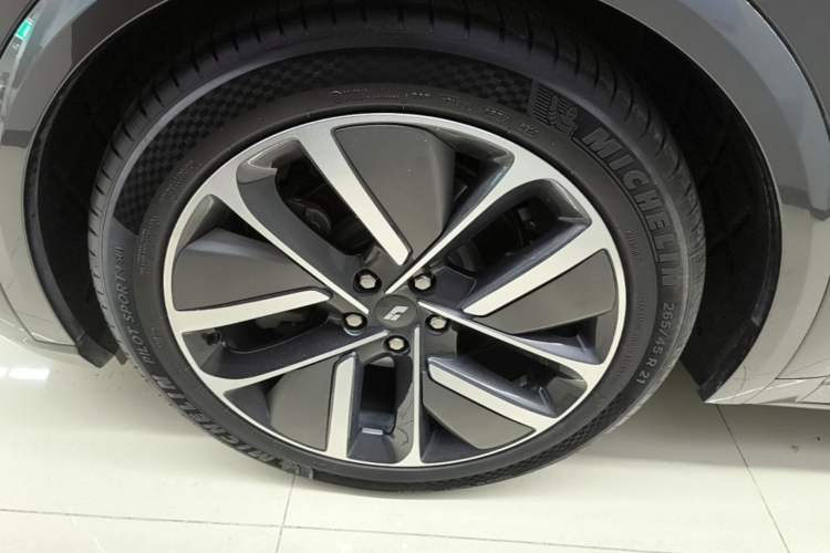 Used Li Auto L9 2024 Pro Model Left Front Wheel Hub
