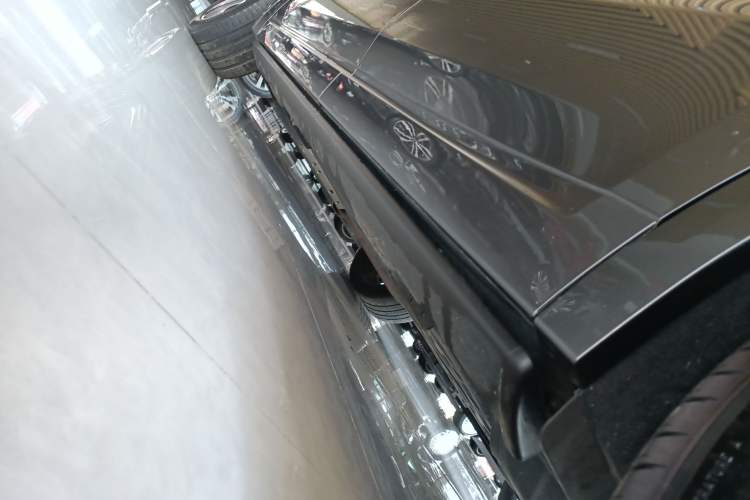 Used Li Auto L9 2024 Ultra Model Left Side Sill