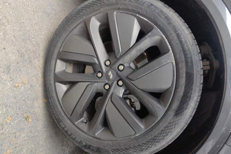Used Li Auto L9 2024 Ultra Model Right Front Wheel Hub