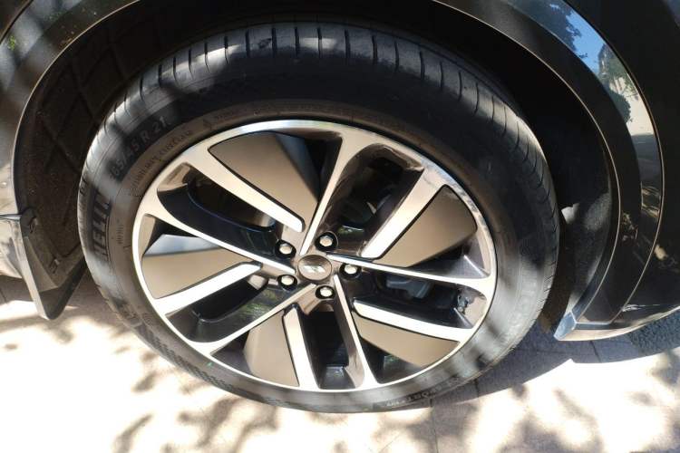 Used Li Auto L9 2024 Ultra Model Right Front Wheel Hub