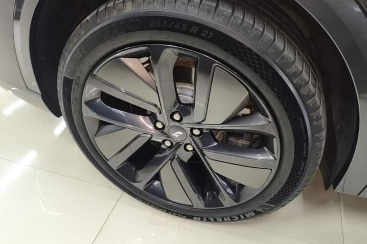 Used Li Auto L9 2024 Ultra Model Right Rear Wheel Hub