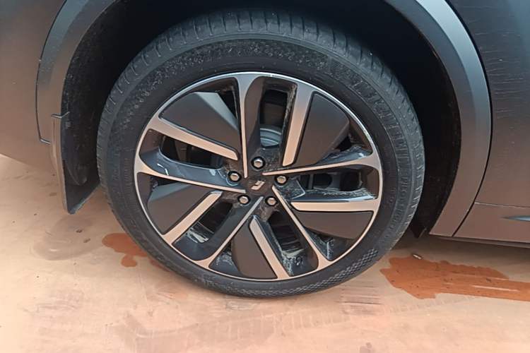 Used Li Auto L9 2024 Ultra Model Right Rear Wheel Hub