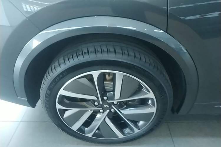 Used Li Auto L9 2024 Ultra Model Right Rear Wheel Hub