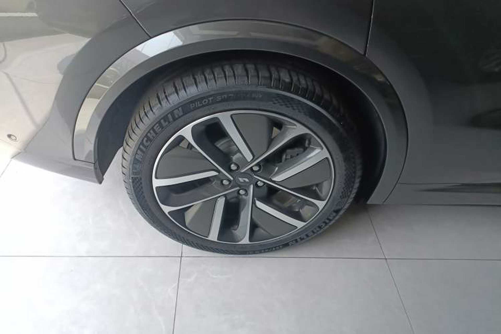 Used Li Auto L9 2024 Ultra Model Right Rear Wheel Hub