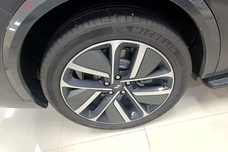 Used Li Auto L9 2024 Ultra Model Right Rear Wheel Hub