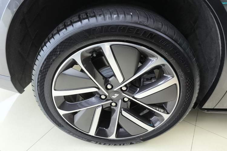 Used Li Auto L9 2024 Ultra Model Right Rear Wheel Hub