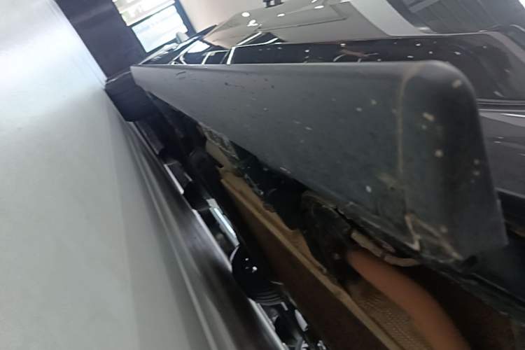 Used Li Auto L9 2024 Ultra Model Right Side Sill