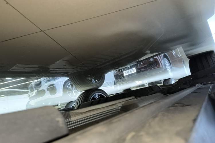 Used Li Auto L9 2024 Ultra Model Right Side Sill
