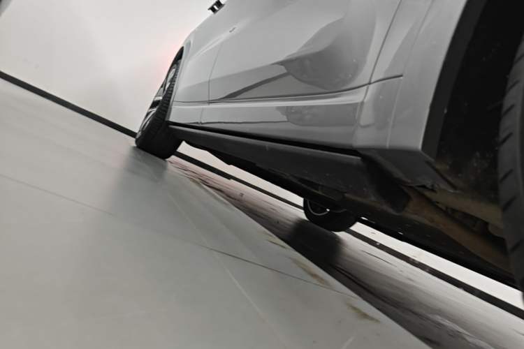 Used Li Auto L9 2024 Ultra Model Right Side Sill