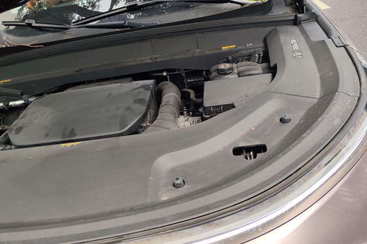 Used Li Auto L9 2024 Pro Model Engine Bay Left