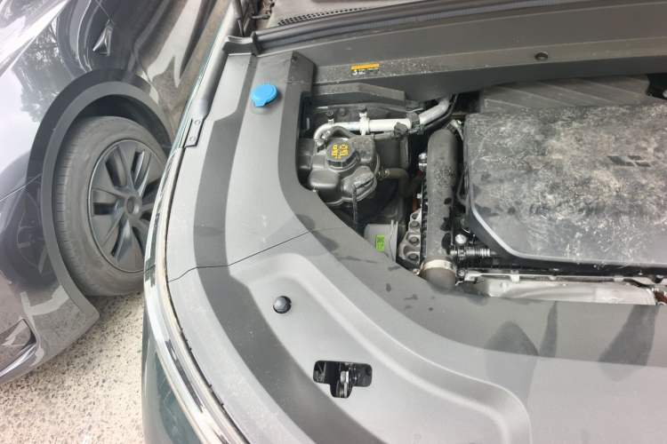 Used Li Auto L9 2024 Ultra Model Engine Bay Right