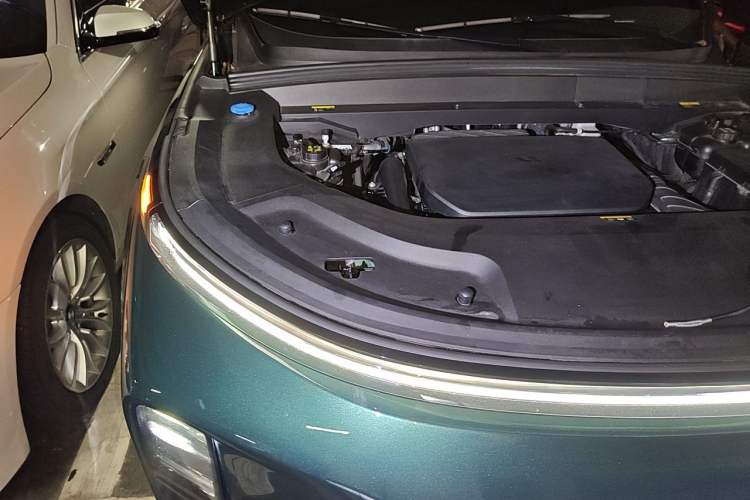 Used Li Auto L9 2024 Ultra Model Engine Bay Right