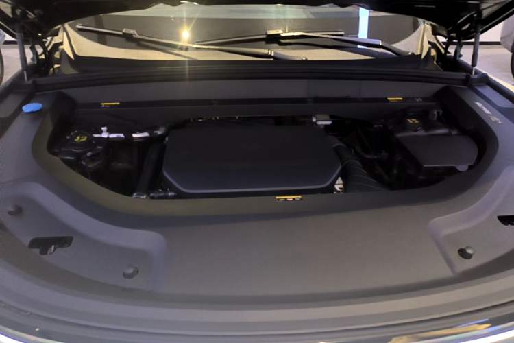 Used Li Auto L9 2024 Ultra Model Engine Bay