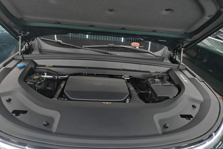 Used Li Auto L9 2024 Ultra Model Engine Bay