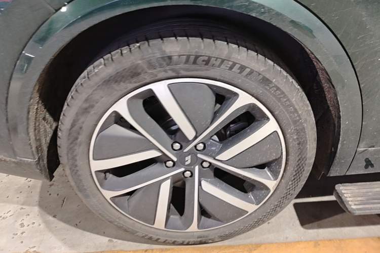 Used Li Auto L9 2024 Ultra Model Exterior 1
