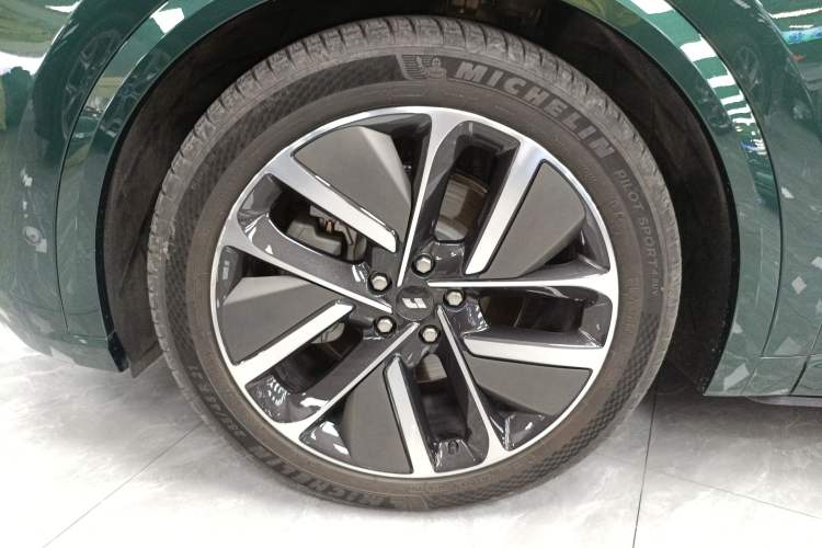 Used Li Auto L9 2024 Ultra Model Exterior 3