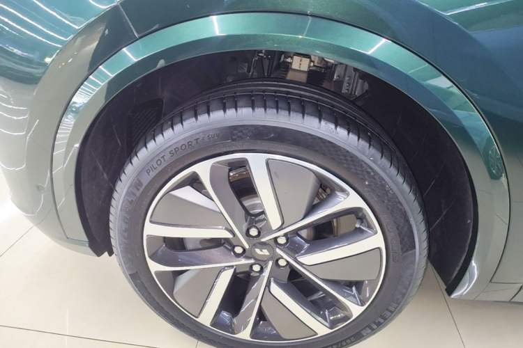 Used Li Auto L9 2024 Ultra Model Exterior 4
