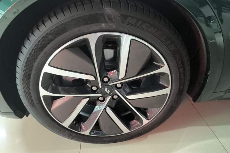Used Li Auto L9 2024 Ultra Model Exterior 4