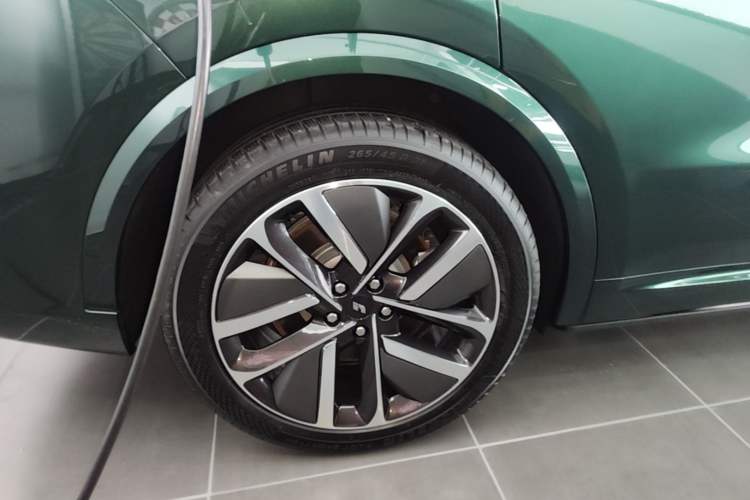 Used Li Auto L9 2024 Ultra Model Exterior 5