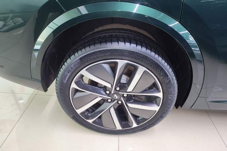 Used Li Auto L9 2024 Ultra Model Exterior 5