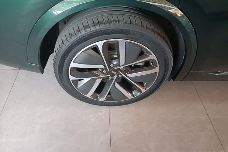 Used Li Auto L9 2024 Ultra Model Exterior 5
