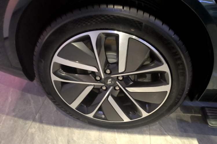 Used Li Auto L9 2024 Ultra Model Exterior 5