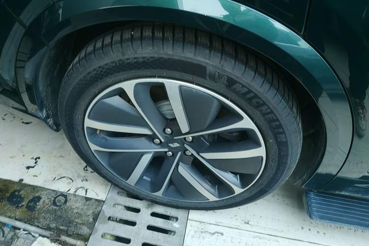 Used Li Auto L9 2024 Ultra Model Exterior 8