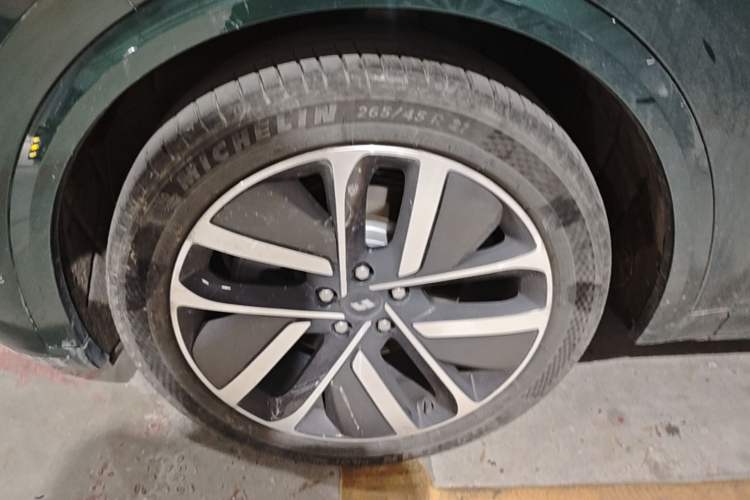 Used Li Auto L9 2024 Ultra Model Left Front Wheel Hub