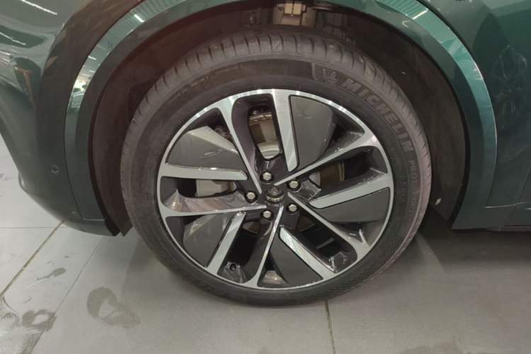 Used Li Auto L9 2024 Ultra Model Left Front Wheel Hub