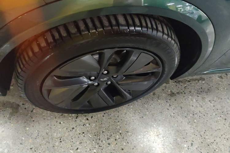 Used Li Auto L9 2024 Ultra Model Left Front Wheel Hub