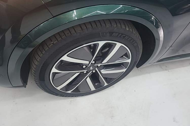 Used Li Auto L9 2024 Ultra Model Left Front Wheel Hub