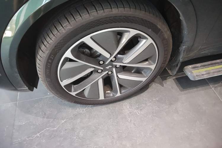 Used Li Auto L9 2024 Pro Model Left Front Wheel Hub