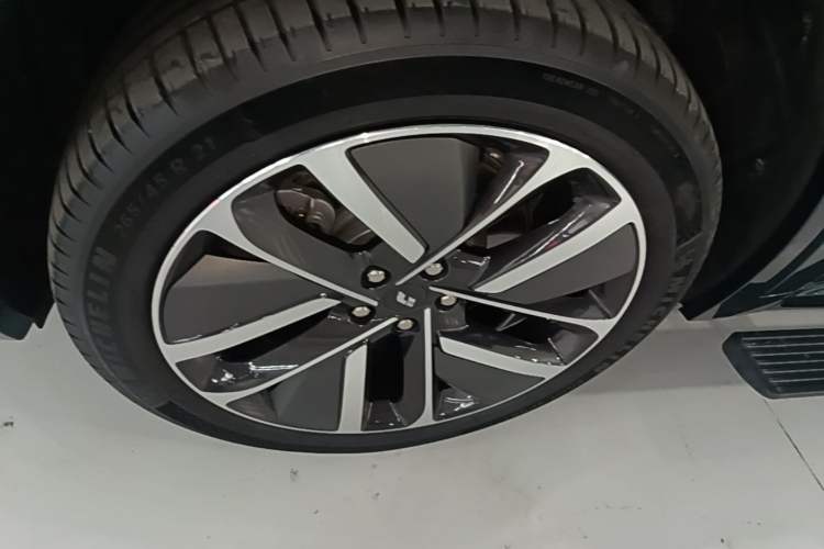 Used Li Auto L9 2024 Ultra Model Left Front Wheel Hub