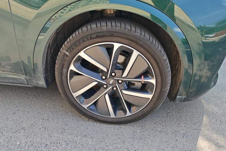 Used Li Auto L9 2024 Ultra Model Right Front Wheel Hub