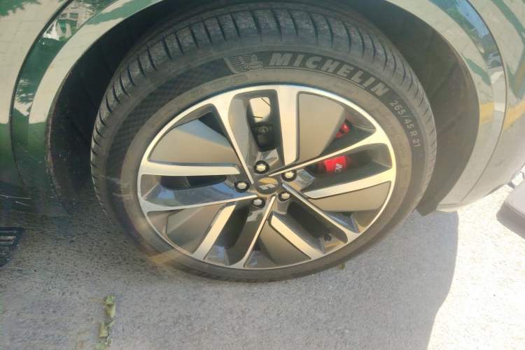 Used Li Auto L9 2024 Pro Model Right Front Wheel Hub
