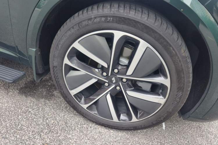 Used Li Auto L9 2024 Ultra Model Right Front Wheel Hub