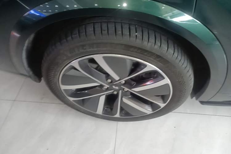 Used Li Auto L9 2024 Ultra Model Right Rear Wheel Hub