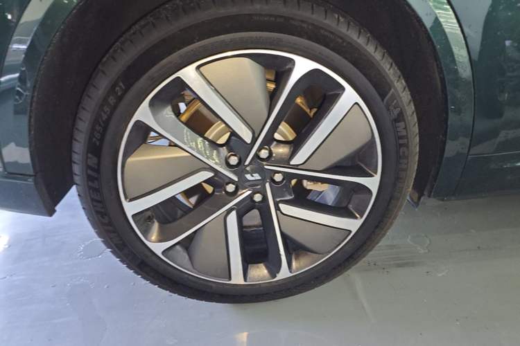 Used Li Auto L9 2024 Pro Model Right Rear Wheel Hub