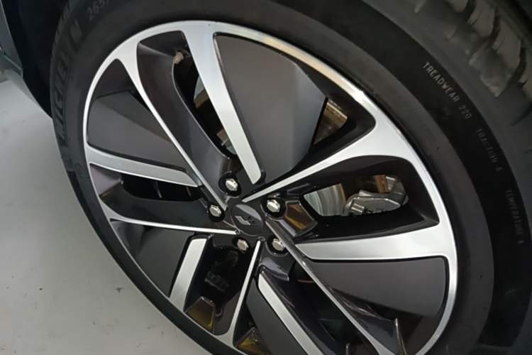 Used Li Auto L9 2024 Ultra Model Right Rear Wheel Hub