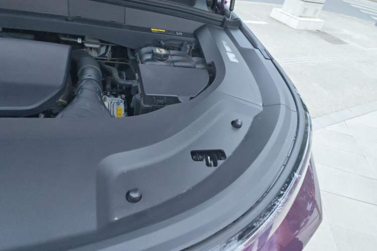Used Li Auto L9 2024 Ultra Model Engine Bay Left