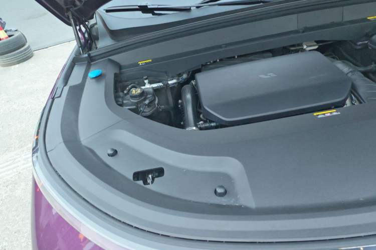 Used Li Auto L9 2024 Ultra Model Engine Bay Right