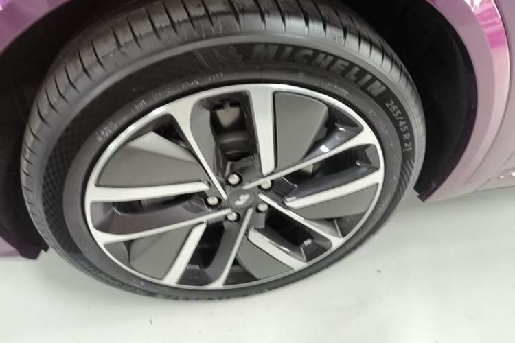 Used Li Auto L9 2024 Ultra Model Exterior 4