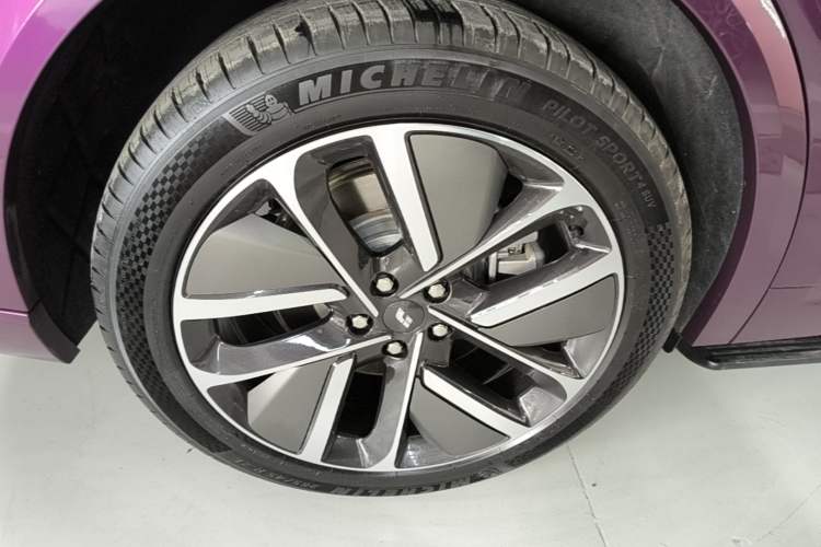 Used Li Auto L9 2024 Ultra Model Exterior 5