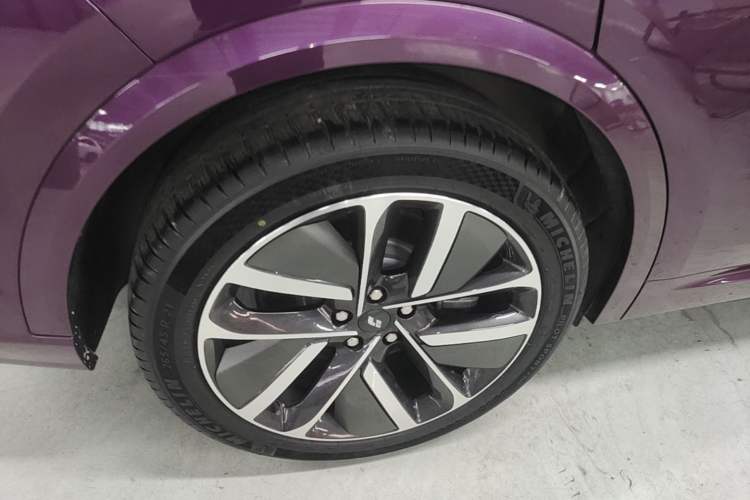 Used Li Auto L9 2024 Ultra Model Exterior 5