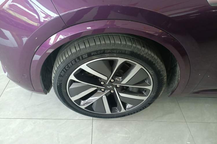 Used Li Auto L9 2024 Ultra Model Exterior 7