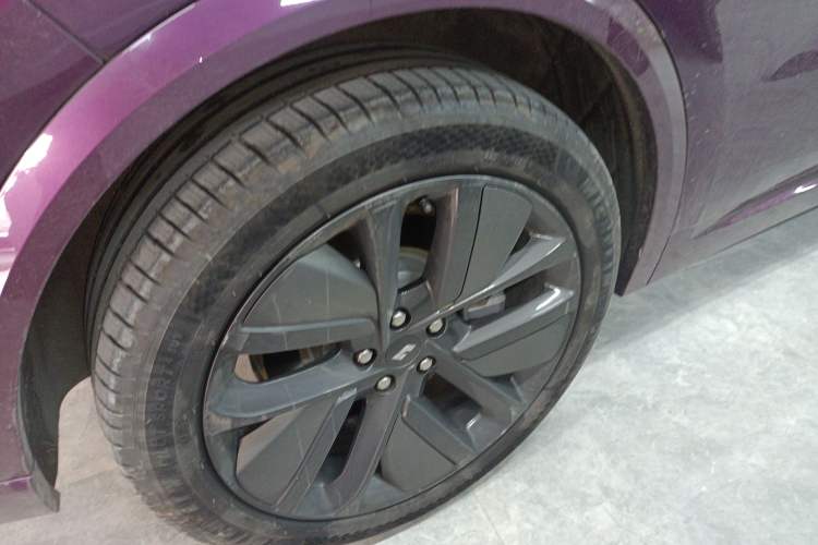 Used Li Auto L9 2024 Ultra Model Exterior 8