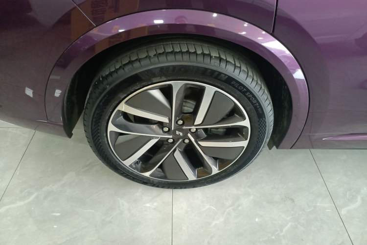 Used Li Auto L9 2024 Ultra Model Exterior 8